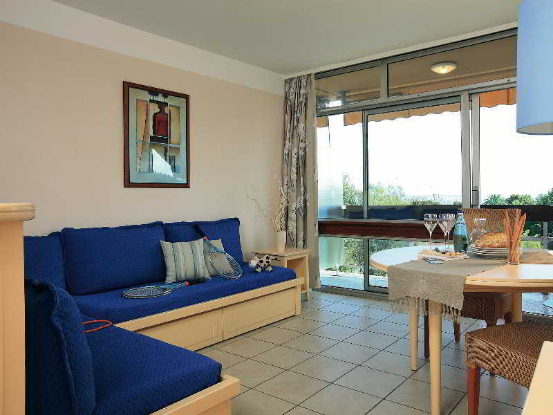 Résidence Pierre&Vacances Heliotel Marine Saint-Laurent-du-Var Extérieur photo